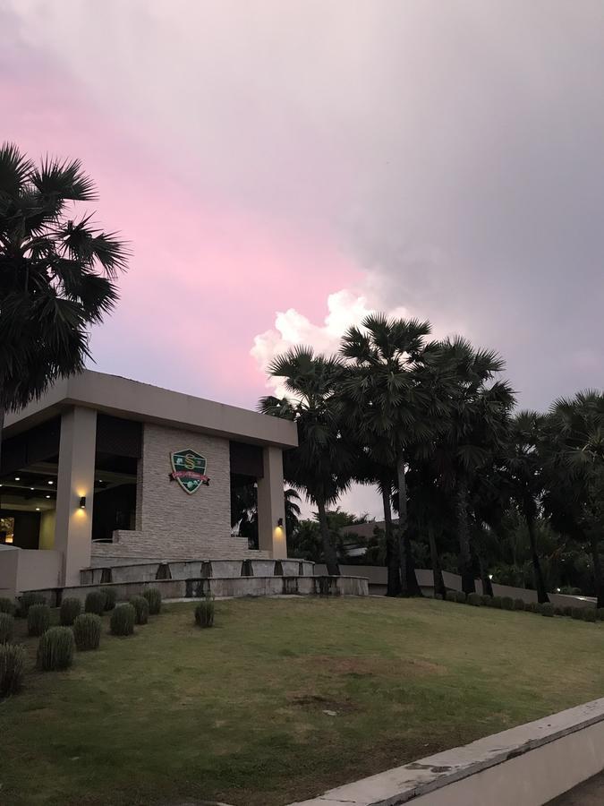 Suwan Golf & Country Club Vendégház Nakhon Chai Si Kültér fotó
