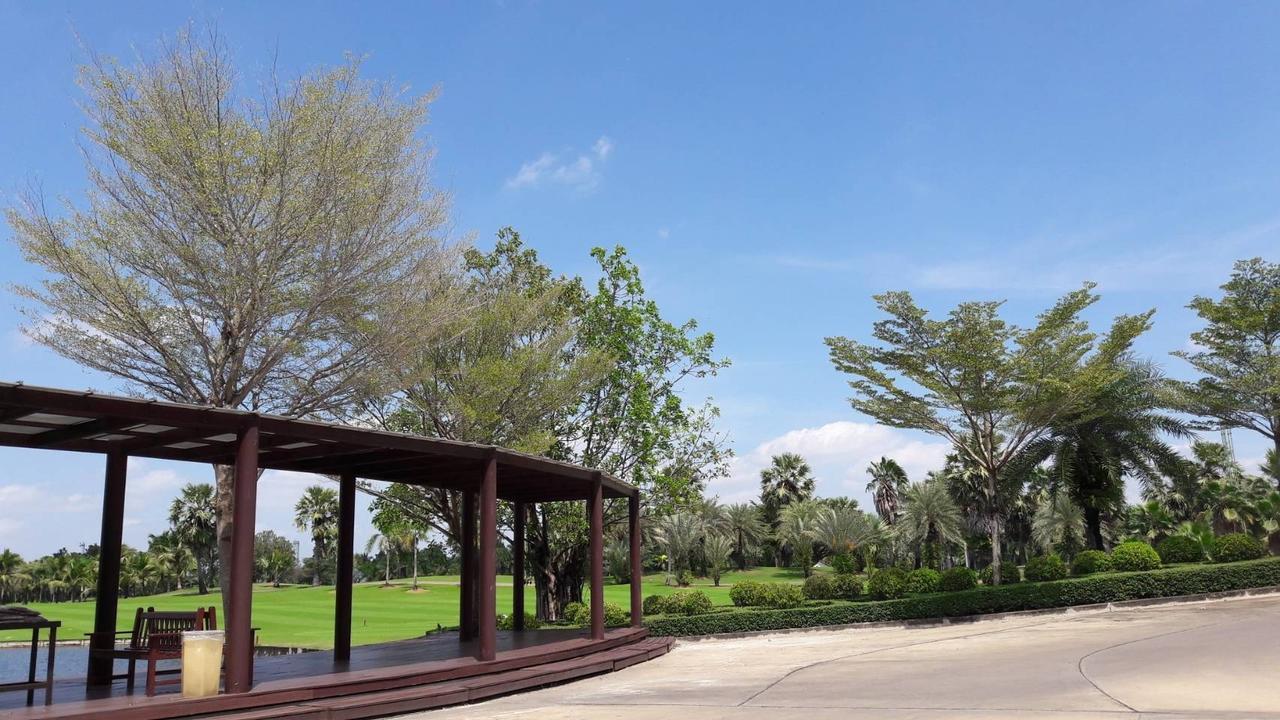 Suwan Golf & Country Club Vendégház Nakhon Chai Si Kültér fotó